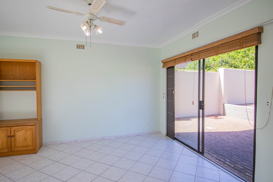 6 Bedroom Property for Sale in Myburgh Park Western Cape